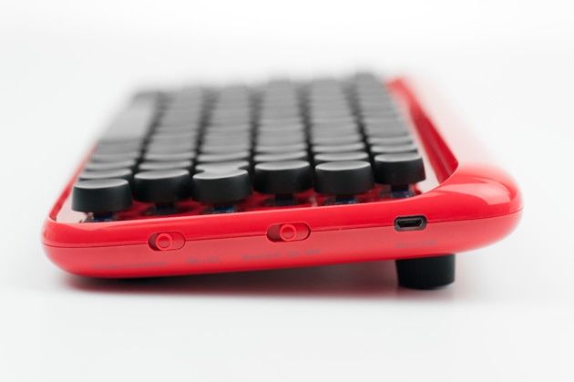Lofree - złącze micro USB i suwaki