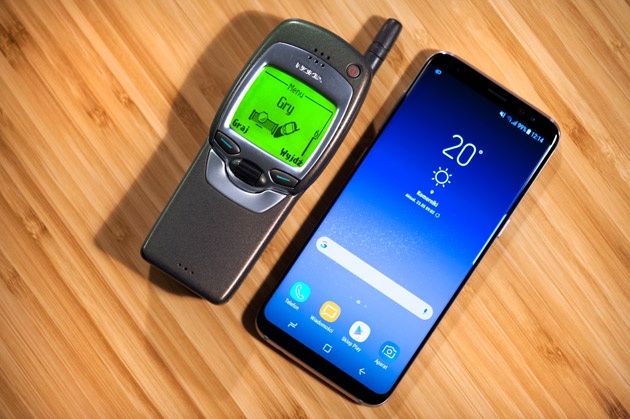 Nokia 7110 vs Galaxy S8 - przód