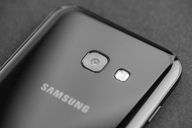 Samsung Galaxy A3 2017 - aparat tylny