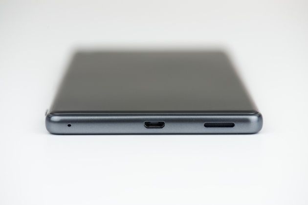 Sony Xperia XA Ultra dół