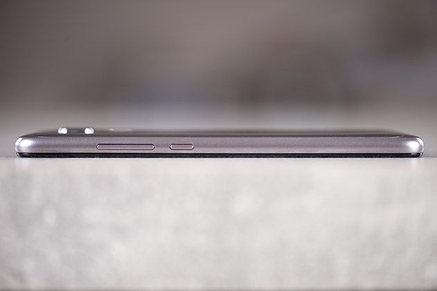 Honor 7 Lite - prawy bok