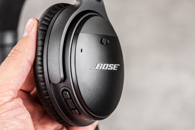 Bose QC35 - włącznik