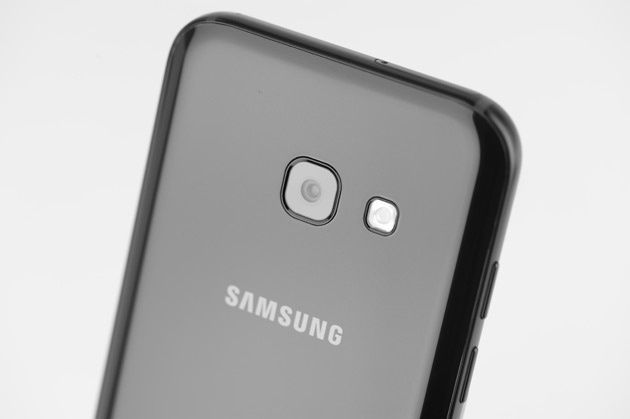 Samsung Galaxy A3 2017 - tył