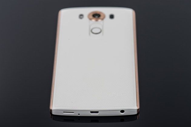 LG V10 - dół