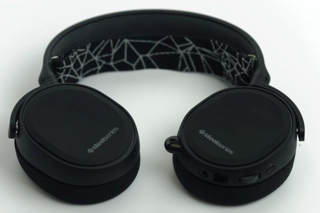 steelseries arctis 5 leżące