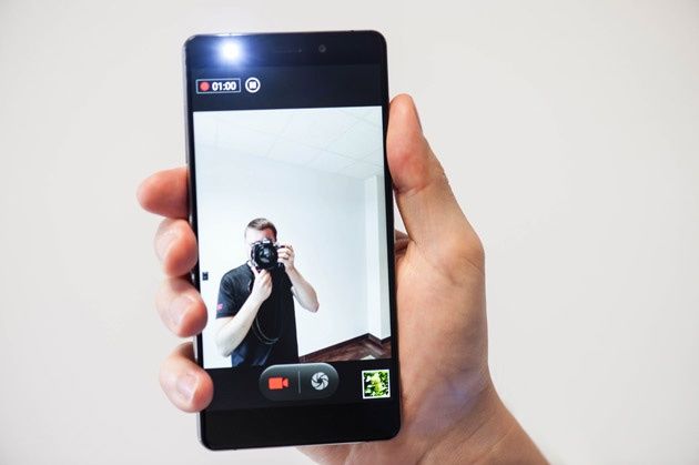 myPhone X PRO - przednia lampa błyskowa