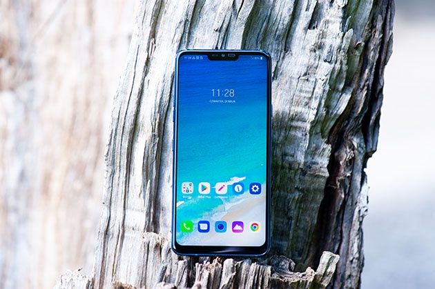 LG G7 - przód