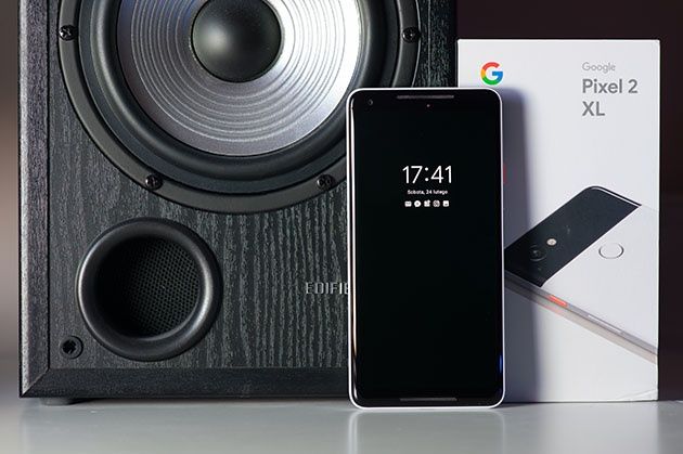 Google Pixel 2 XL - smartfon z czystym Androidem