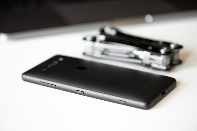 Xperia XZ2 Compact - bok