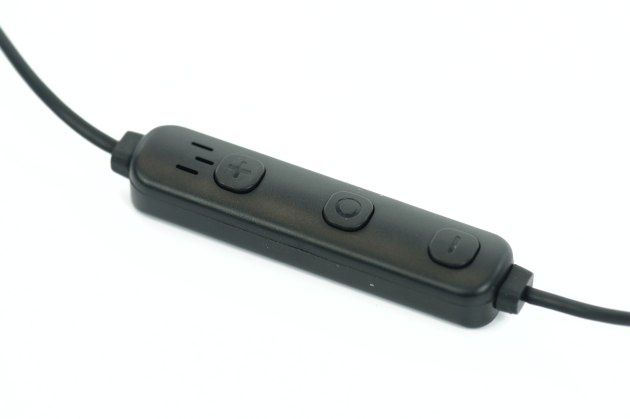 MEE Audio X6 Plus pilot