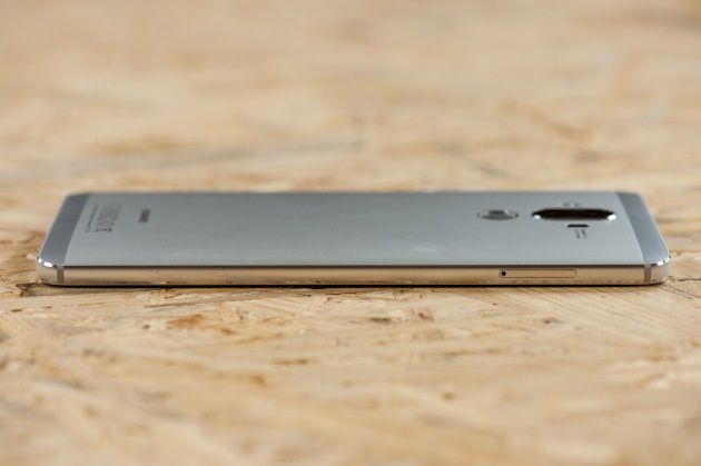 Huawei Mate 9 lewa krawędź