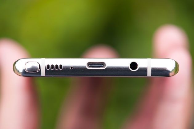 Galaxy Note 8 - piórko, głośnik, USB typu C, wyjście słuchwkowe