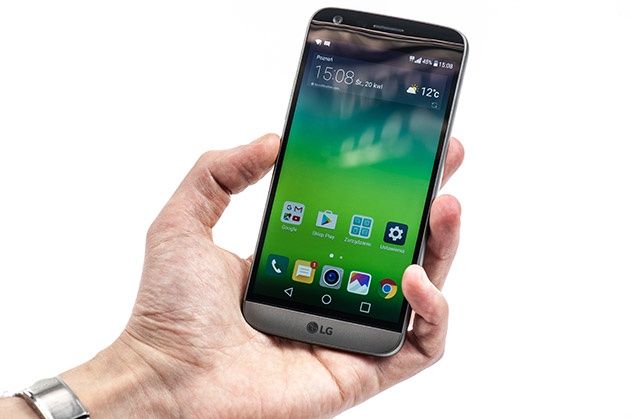 LG G5 - w dłoni