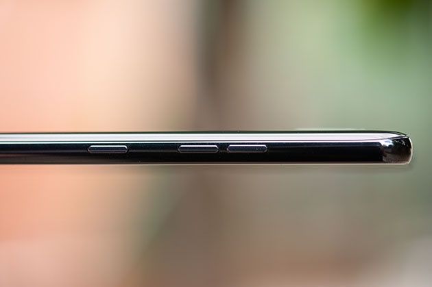 LG G7 - lewy bok