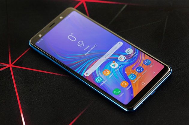 Samsung Galaxy A7 2018 - dobry telefon Samsung do 1500 zł