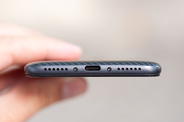 Pocophone F1 - głośnik