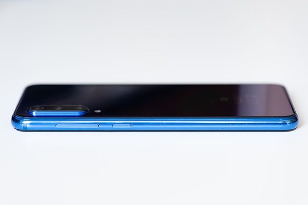 Xiaomi Mi 9 SE - przyciski