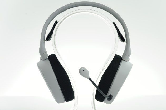 steelseries arctis 3 od przodu