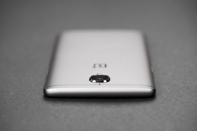 OnePlus 3T - górna krawędź