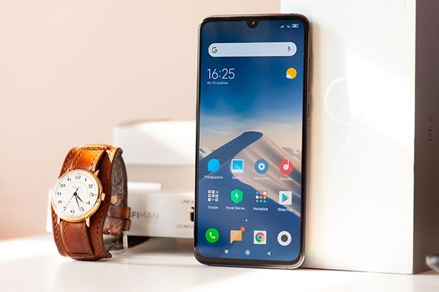 Xiaomi Mi 9 - przód