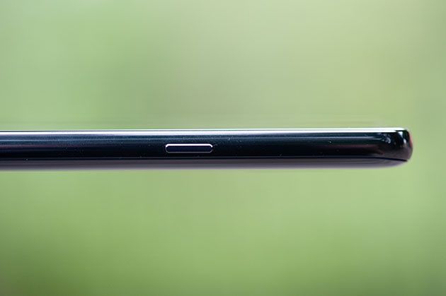 LG G7 - prawy bok