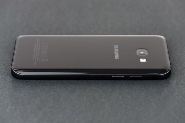 Samsung Galaxy A3 2017 - lewy bok