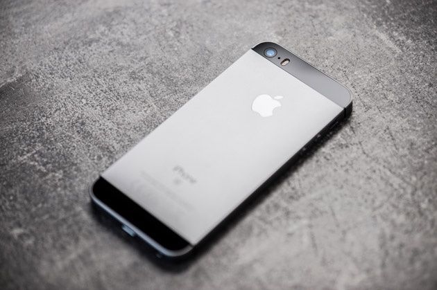iPhone SE - dobry mały smartfon na Komunię