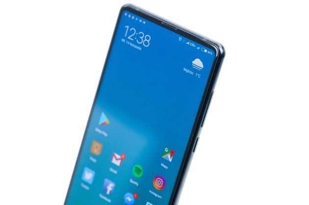 Xiaomi Mi Mix 2 - smartfon z cienkimi ramkami wokół ekranu