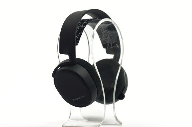 steelseries arctis 5 z boku