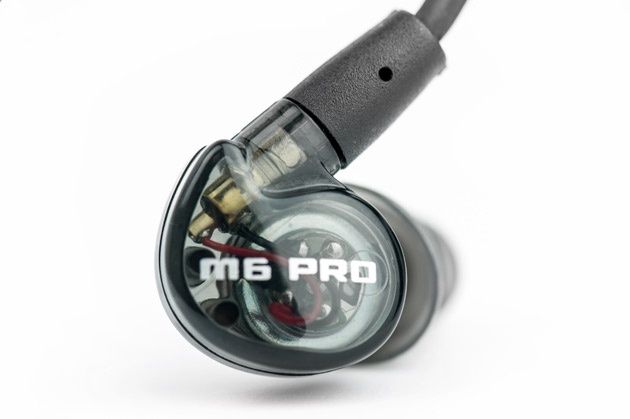 MEE Audio M6 Pro widok z profilu