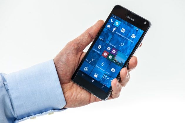 Microsoft Lumia 650 - w ręce