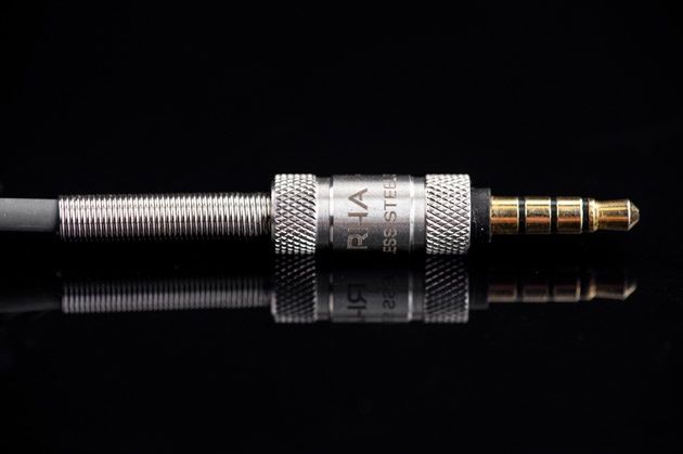 RHA MA750i - wtyczka