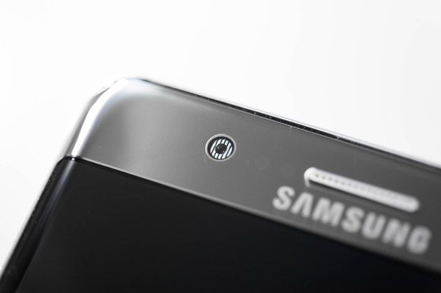 Samsung Galaxy Note 7 - dioda IR skanera tęczówki