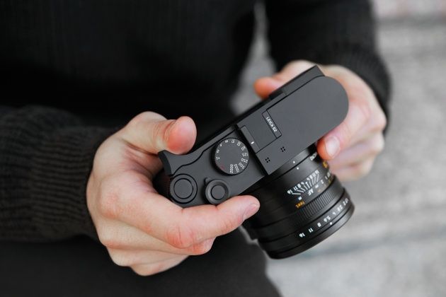 Leica Q2 dłonie