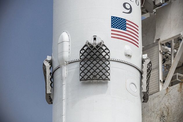 SpaceX Falcon 9 lotki
