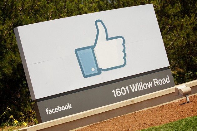 Facebook kciuk