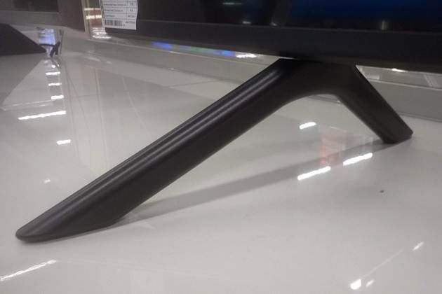 Samsung 65NU7172 - nóżka