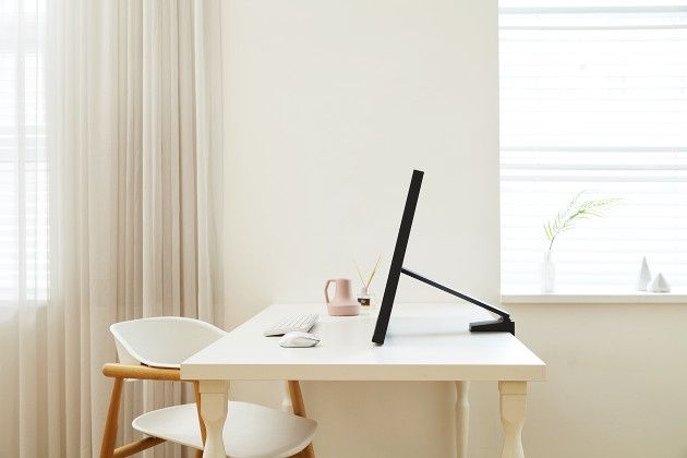 Samsung Space Monitor bok