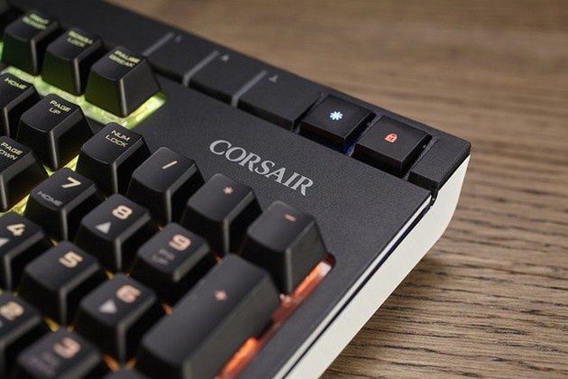Corsair Strafe róg