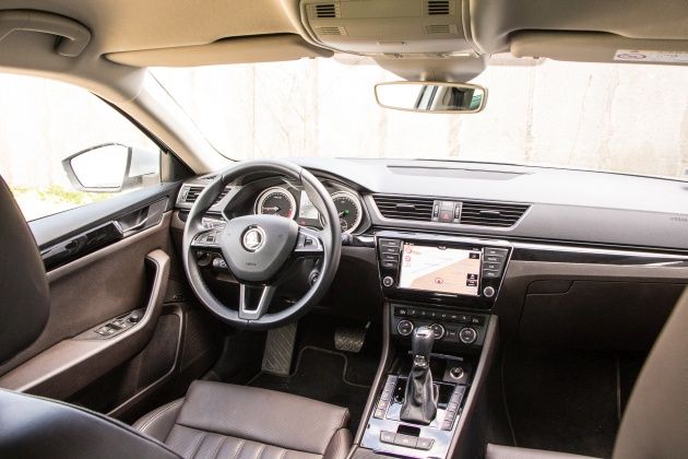 Skoda Superb Combi Laurin &amp; Klemen wnętrze