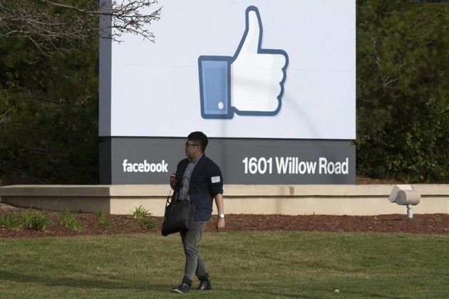 Facebook staż