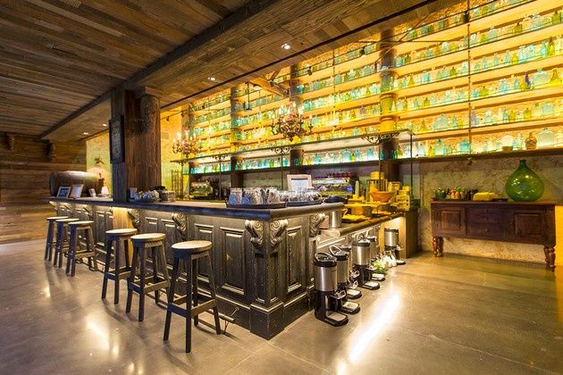 Riot Campus bar