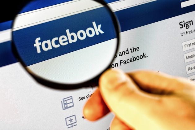 Facebook szpieguje