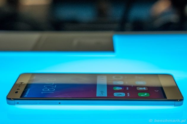 Honor 5X bok 2