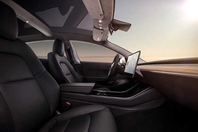 Tesla Model 3 wnętrze