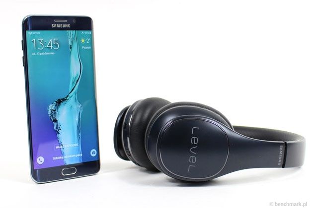 Samsung level On Pro - ze smartfonem