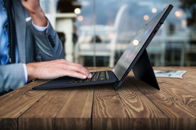 Toshiba Portégé X30T-E bok