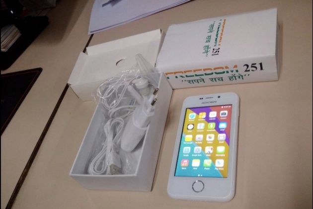Freedom 251 opakowanie