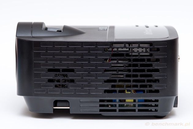 InFocus IN119HDx widok lewy bok