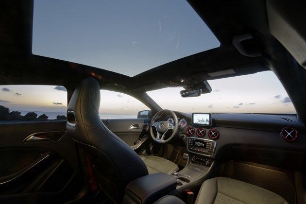 Mercedes A250 Sport - dach